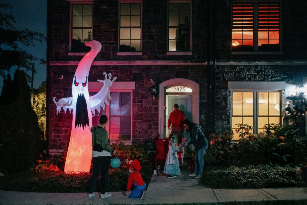 Niños disfrazados celebrando Halloween en Estados Unidos.